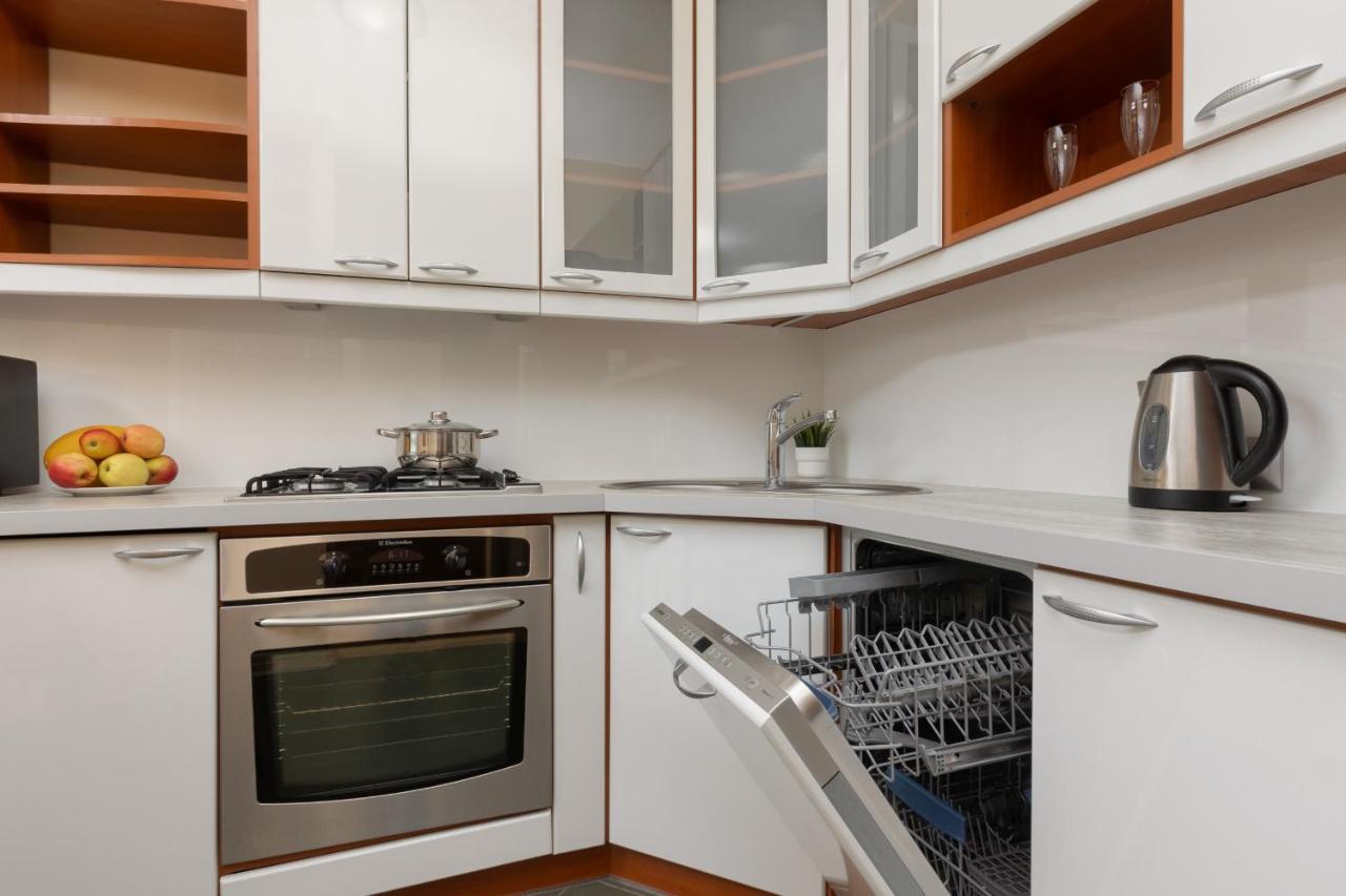 Spacious & Quiet 1 Bedroom Apartment In Pruszkow By Noclegi Renters Bagian luar foto