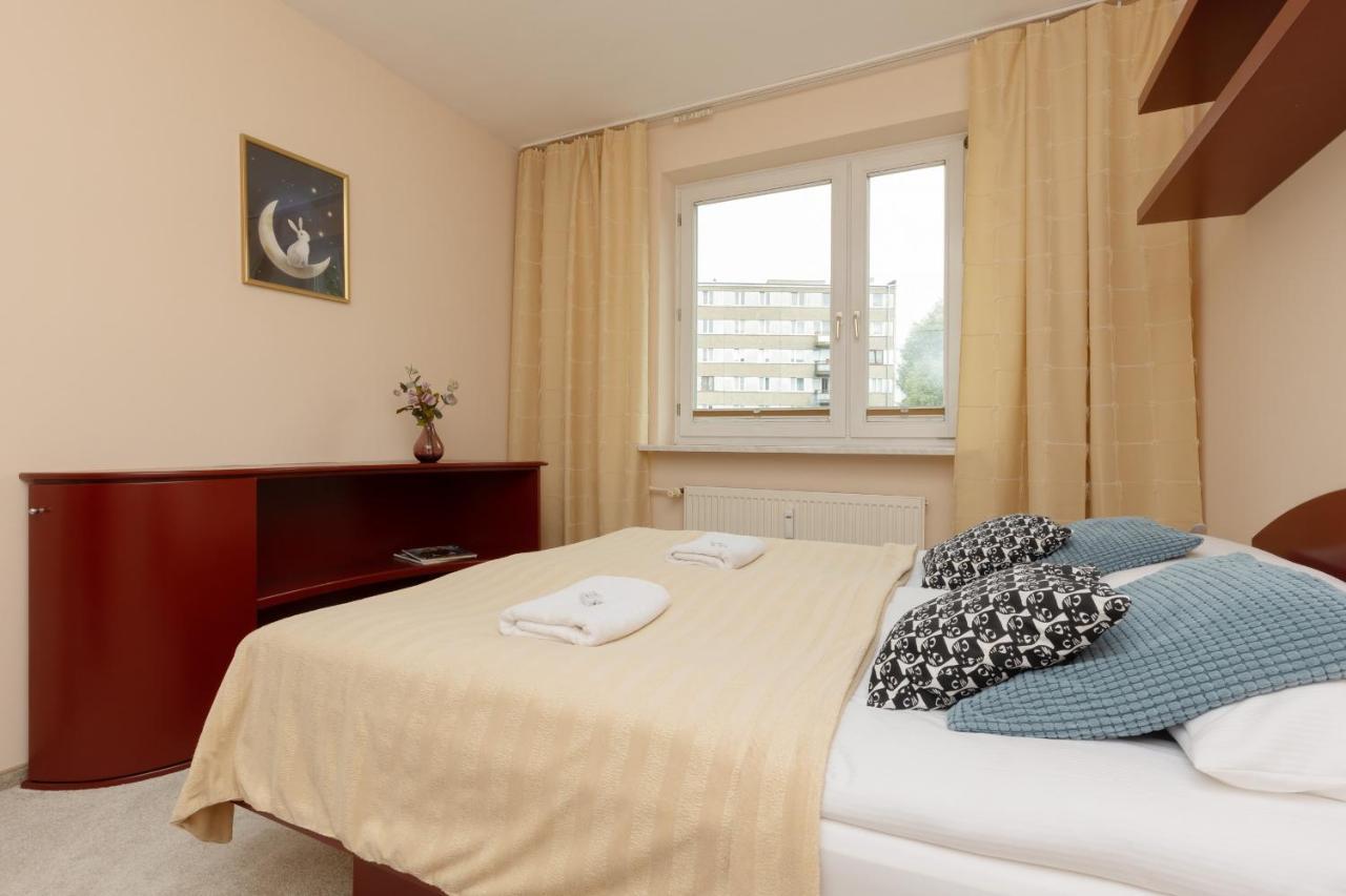 Spacious & Quiet 1 Bedroom Apartment In Pruszkow By Noclegi Renters Bagian luar foto