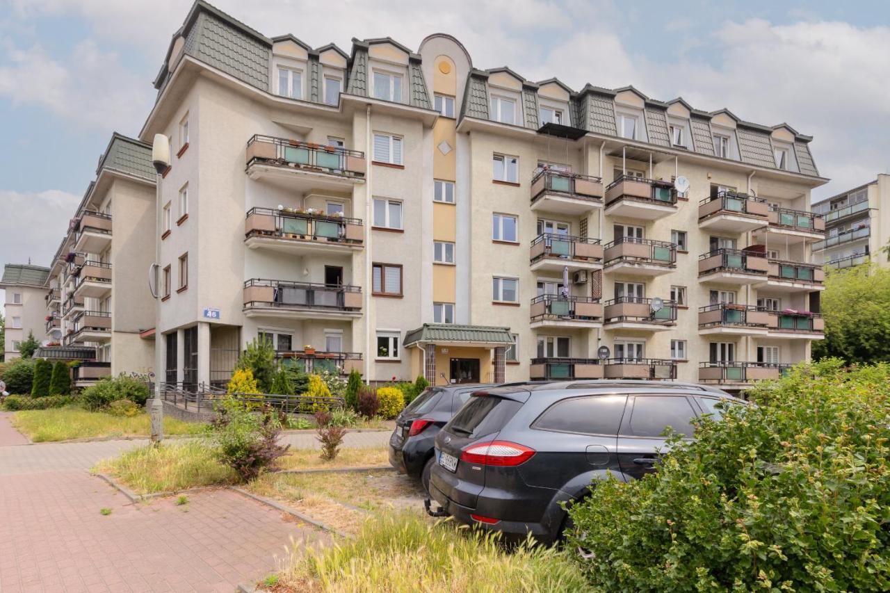 Spacious & Quiet 1 Bedroom Apartment In Pruszkow By Noclegi Renters Bagian luar foto