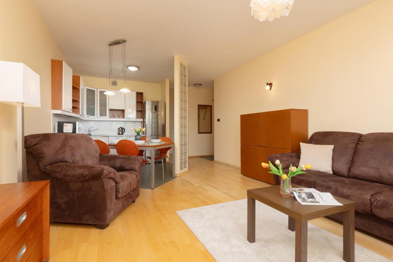Spacious & Quiet 1 Bedroom Apartment In Pruszkow By Noclegi Renters Bagian luar foto