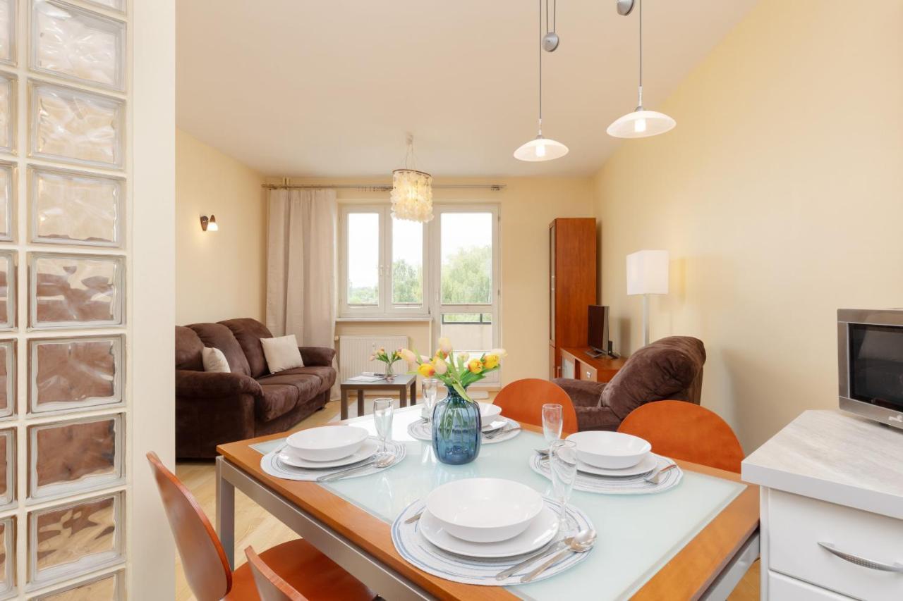 Spacious & Quiet 1 Bedroom Apartment In Pruszkow By Noclegi Renters Bagian luar foto