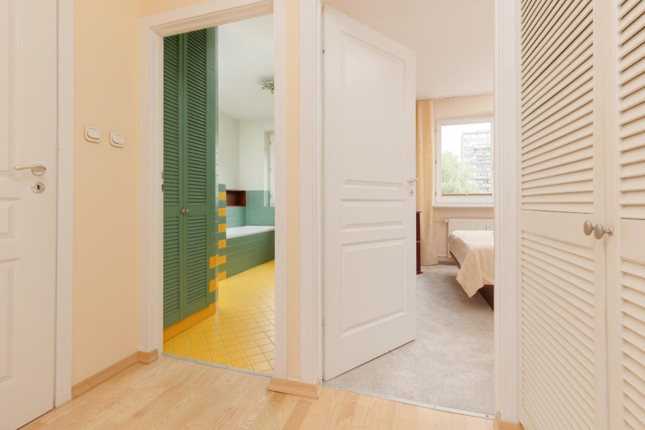 Spacious & Quiet 1 Bedroom Apartment In Pruszkow By Noclegi Renters Bagian luar foto